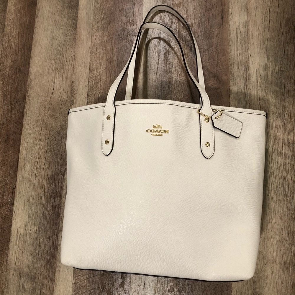 Coach Cross Grain City Zip Tote- Chalk